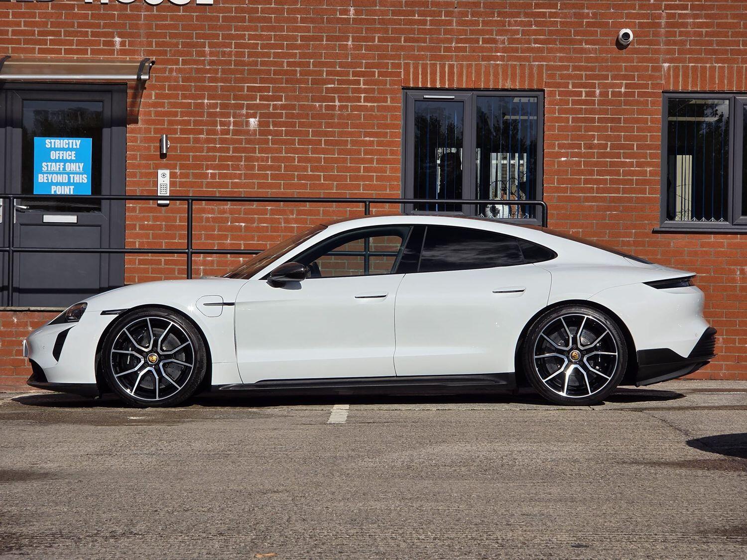 Used Porsche Taycan 2022 for sale - 76656359: Photo 9