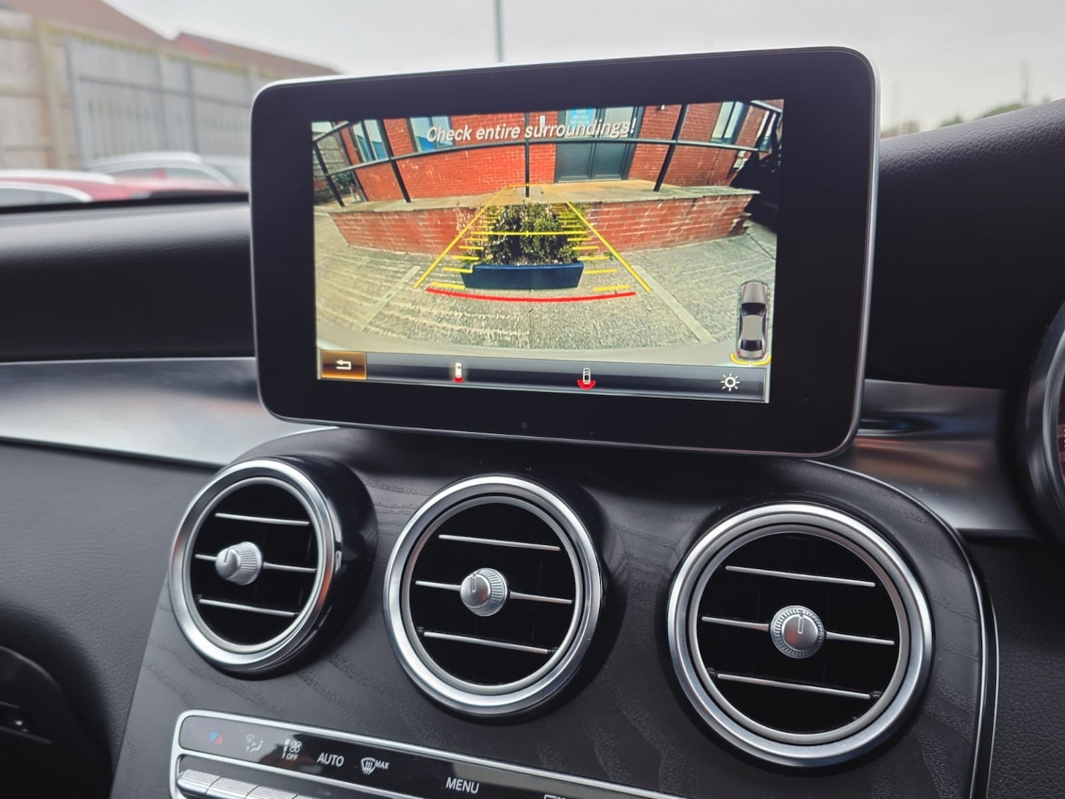 Used Mercedes-Benz GLC 2017 for sale - 76656327: Photo 28