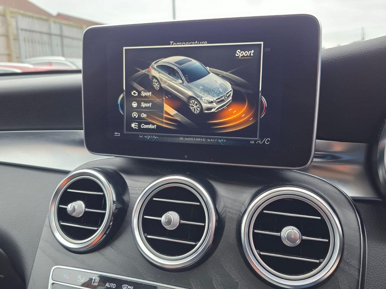 Used Mercedes-Benz GLC 2017 for sale - 76656327: Photo 31