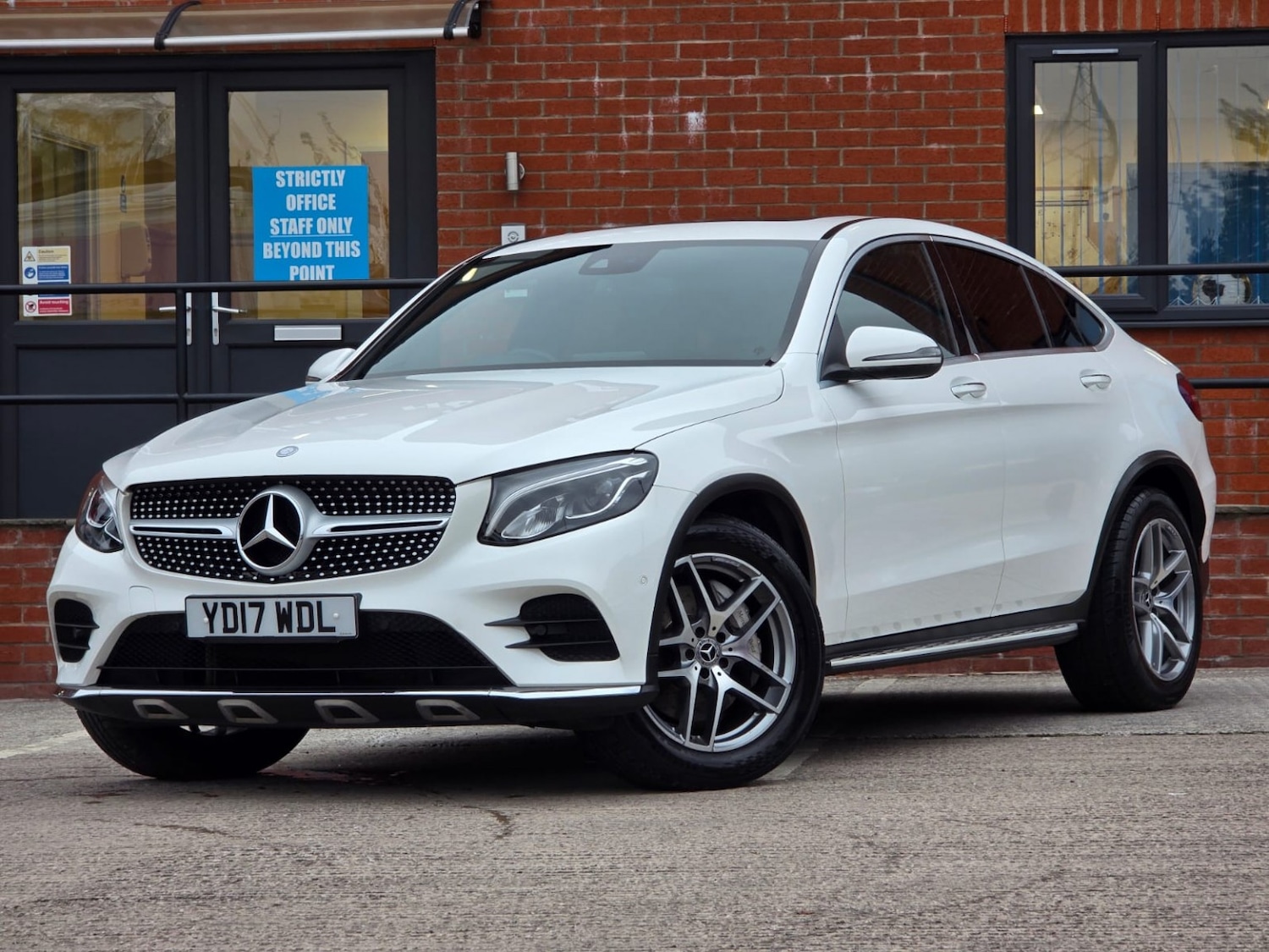 Used Mercedes-Benz GLC 2017 for sale - 76656327: Photo 5