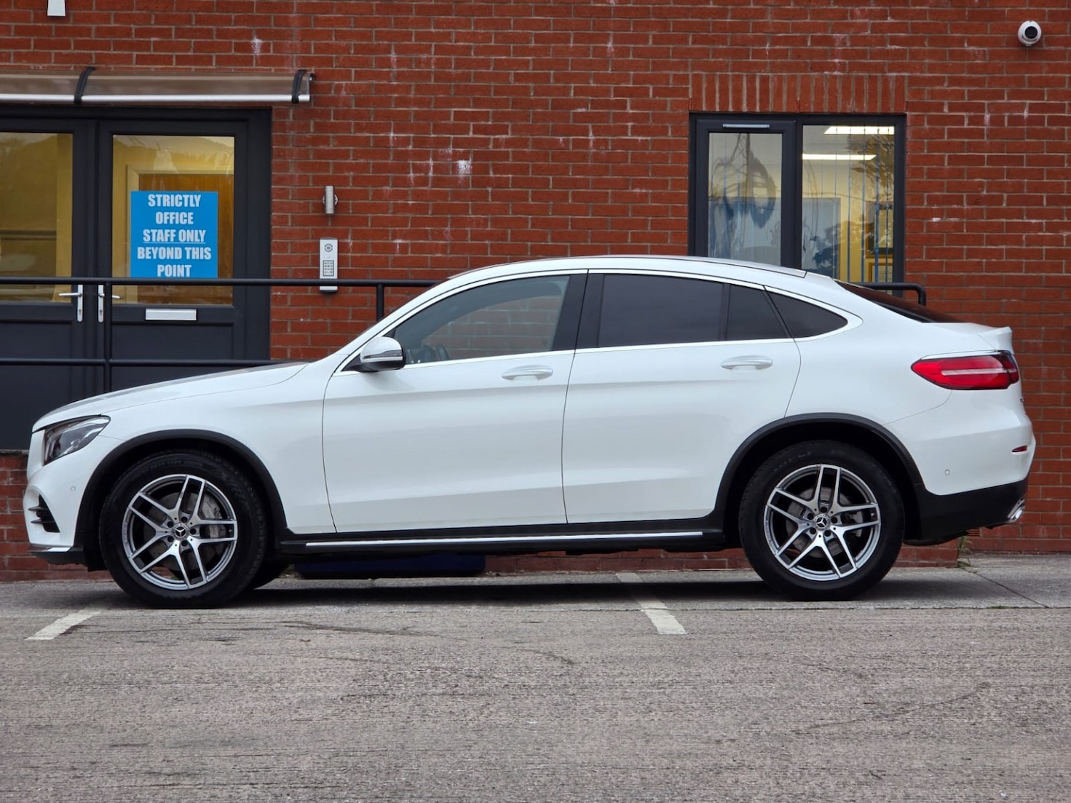 Used Mercedes-Benz GLC 2017 for sale - 76656327: Photo 9