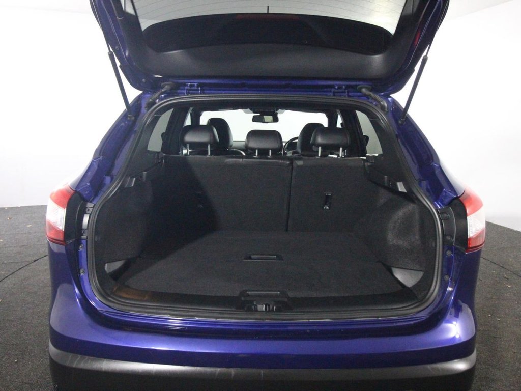 Used Nissan Qashqai 2017 for sale - 76670552: Photo 17