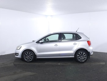 Used Volkswagen Polo 2012 for sale - 77226600: Photo