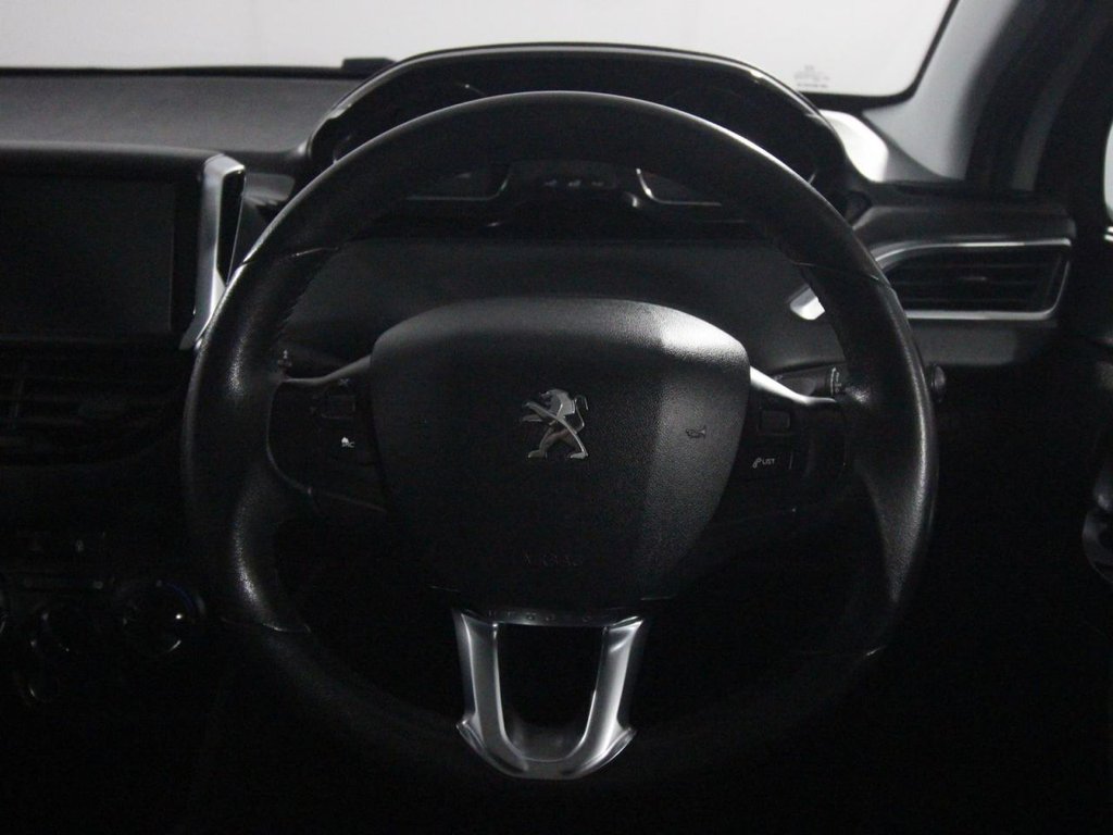 Used Peugeot 208 2015 for sale - 77748442: Photo 15