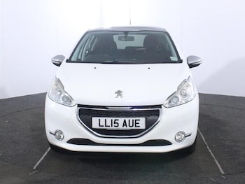 Used Peugeot 208 2015 for sale - 77748442: Photo