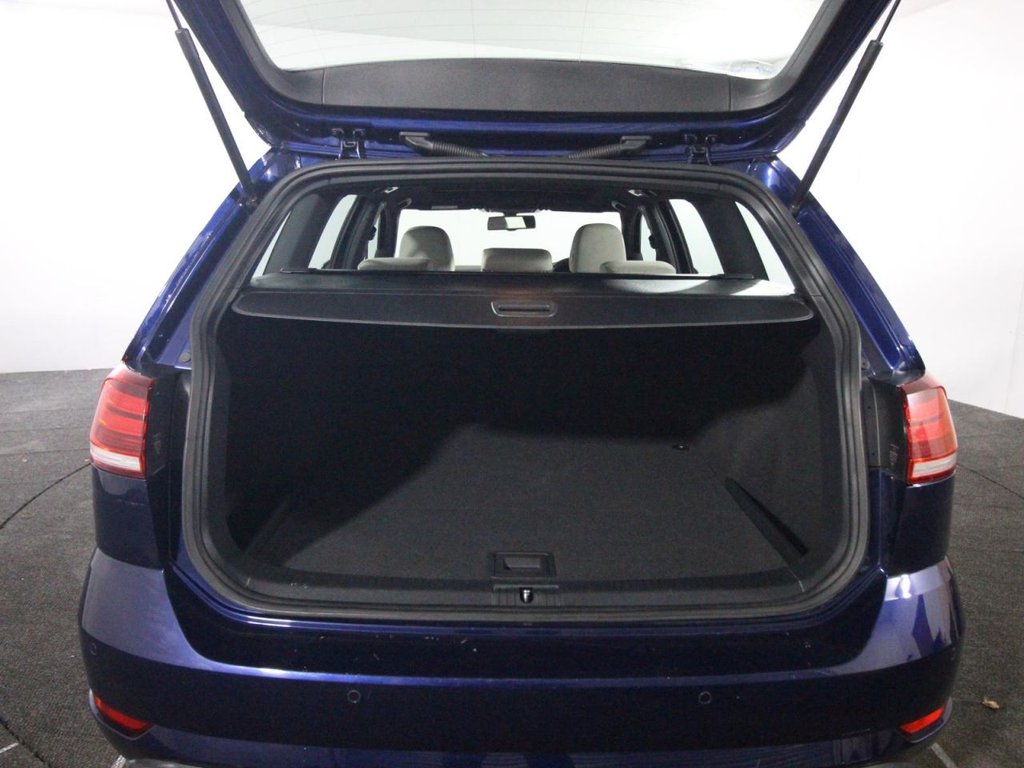 Used Volkswagen Golf 2018 for sale - 77302605: Photo 17