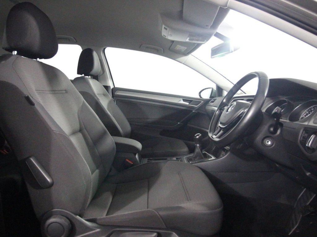 Used Volkswagen Golf 2015 for sale - 76297047: Photo 9