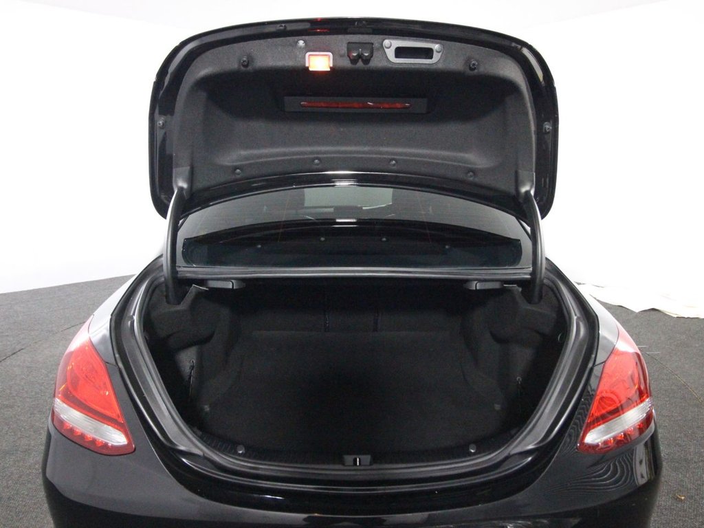 Used Mercedes-Benz C Class 2015 for sale - 76297220: Photo 17