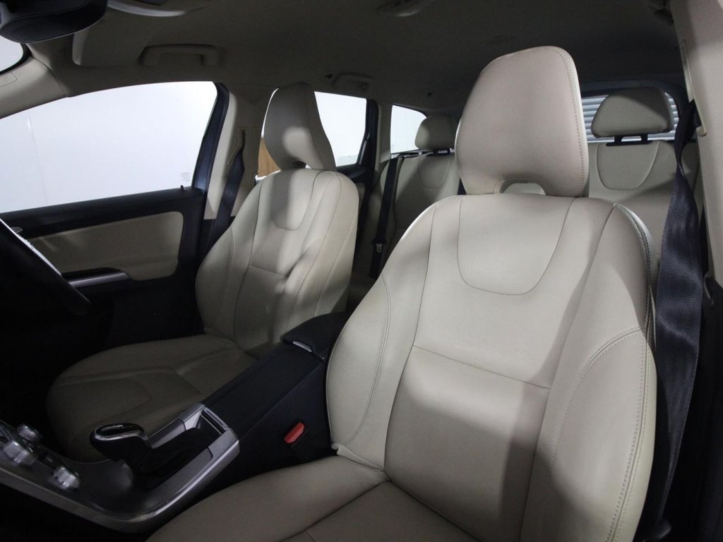 Used Volvo XC60 2017 for sale - 76670649: Photo 12