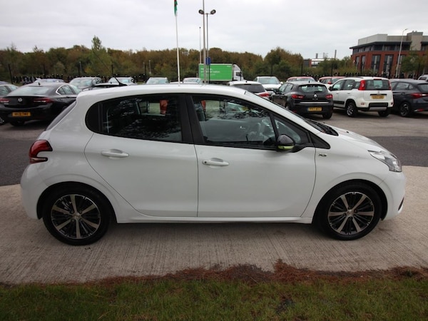 Used Peugeot 208 2016 for sale - 76291363: Photo 8