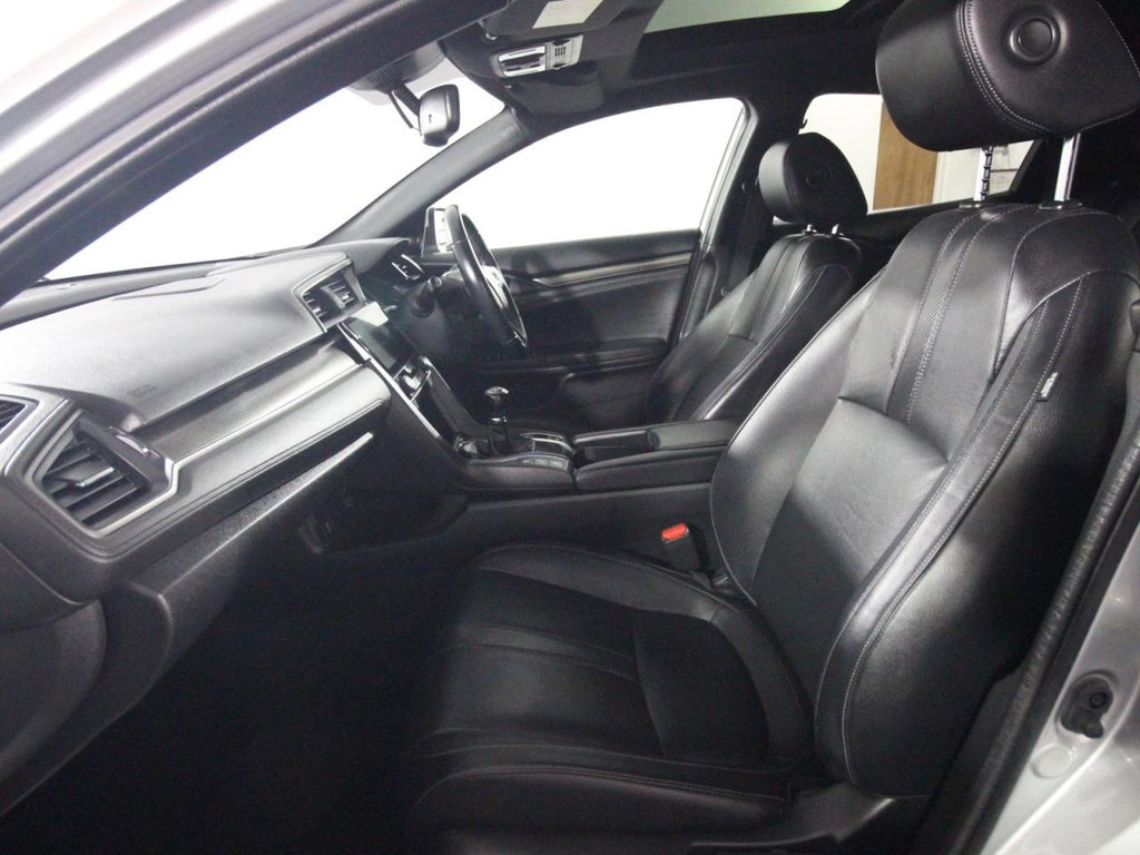 Used Honda Civic 2018 for sale - 76670549: Photo 11