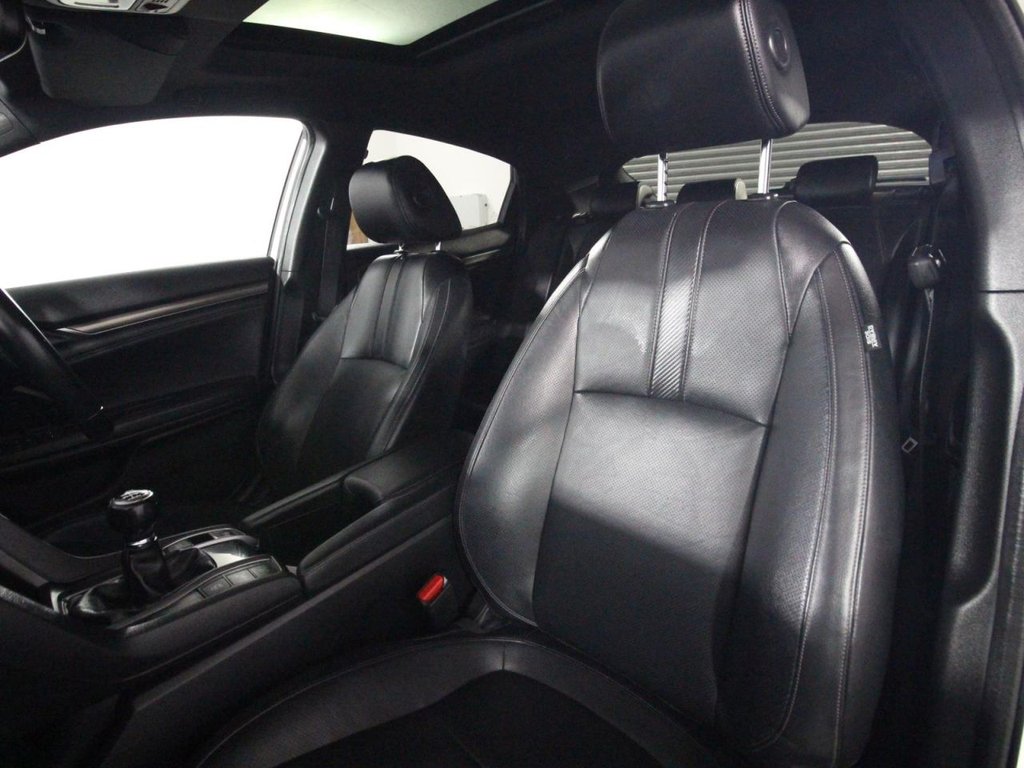 Used Honda Civic 2018 for sale - 76670549: Photo 12