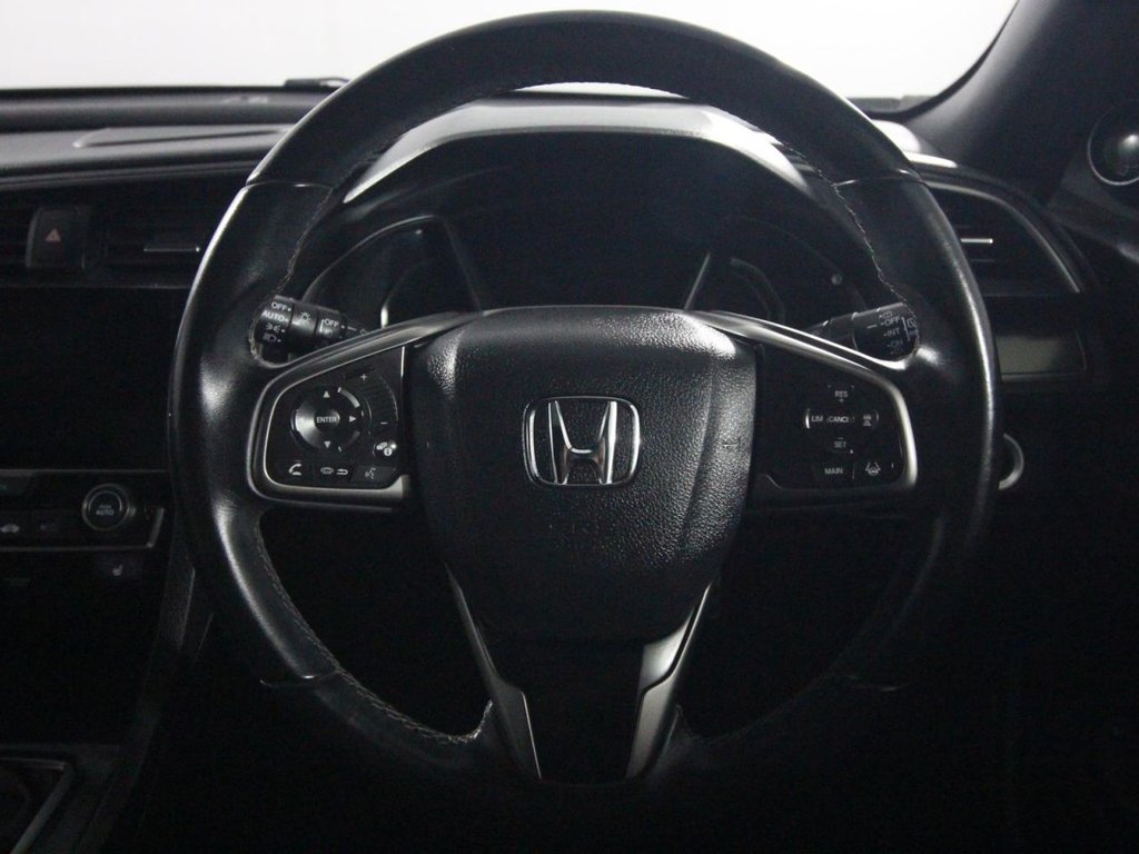 Used Honda Civic 2018 for sale - 76670549: Photo 14