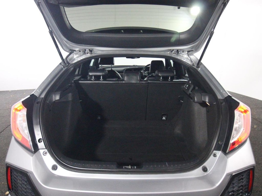 Used Honda Civic 2018 for sale - 76670549: Photo 18