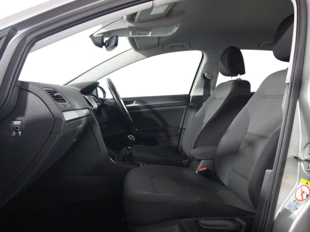 Used Volkswagen Golf 2017 for sale - 76356540: Photo 11