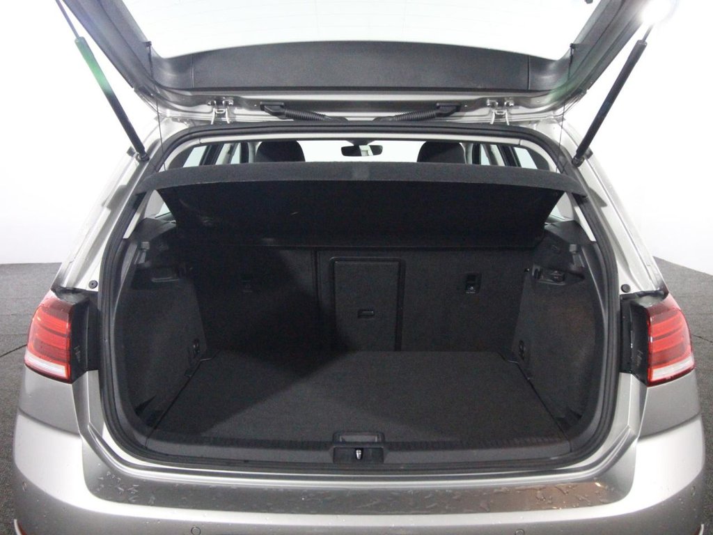 Used Volkswagen Golf 2017 for sale - 76356540: Photo 17