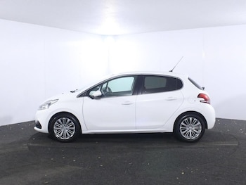 Used Peugeot 208 2016 for sale - 76767997: Photo