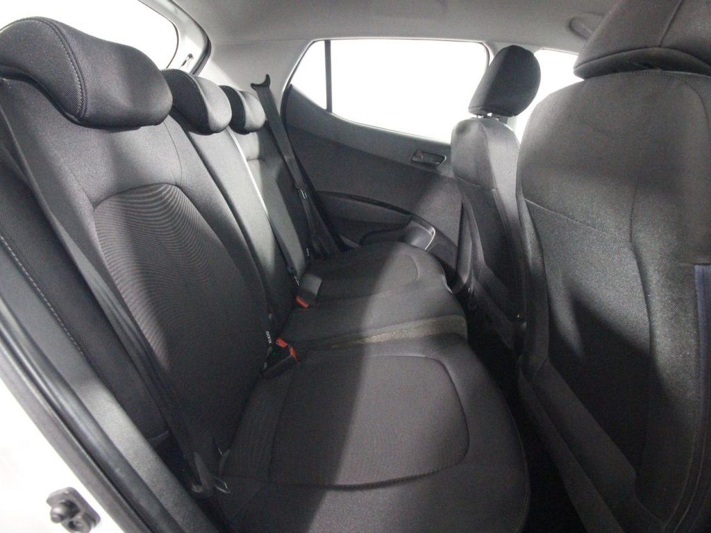 Used Hyundai i10 2018 for sale - 76973029: Photo 16