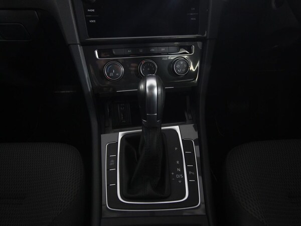 Used Volkswagen Golf 2017 for sale - 74834249: Photo 17