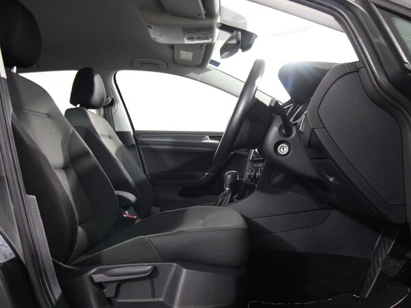 Used Volkswagen Golf 2017 for sale - 74834249: Photo 9