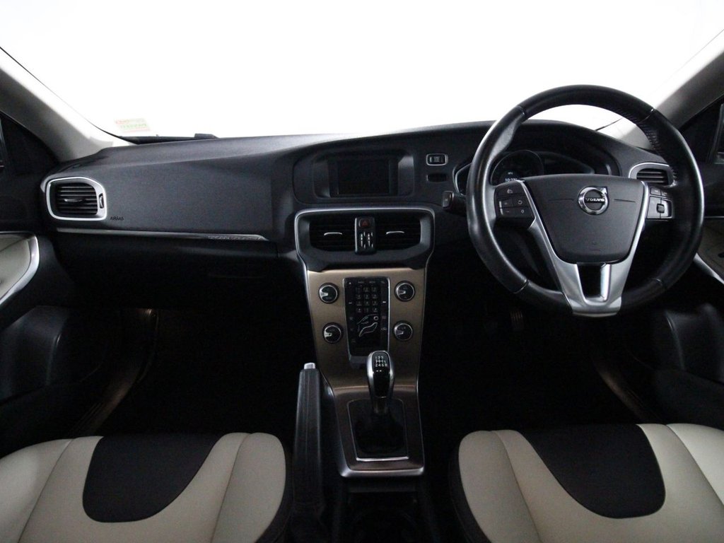 Used Volvo V40 Cross Country 2017 for sale - 75877307: Photo 13