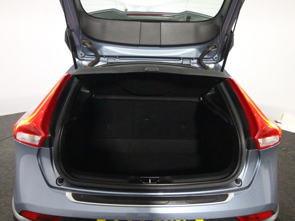 Used Volvo V40 Cross Country 2017 for sale - 75877307: Photo 18