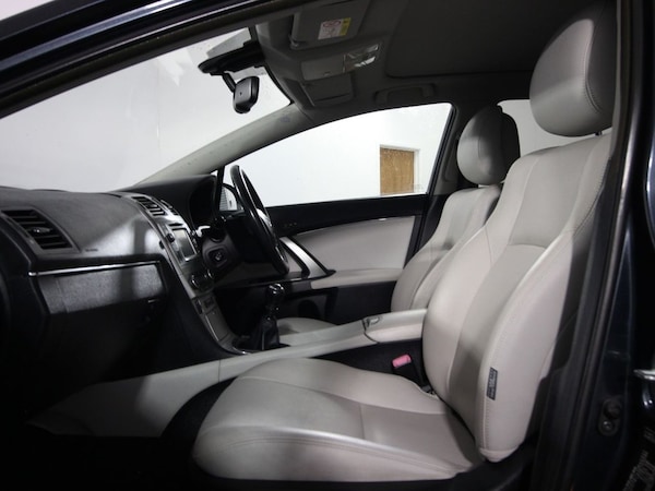 Used Toyota Avensis 2014 for sale - 75432838: Photo 11