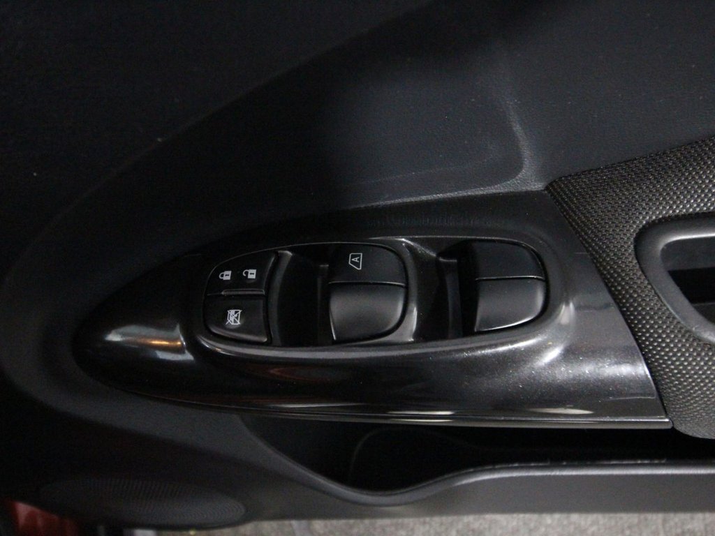 Used Nissan Juke 2014 for sale - 76333301: Photo 16