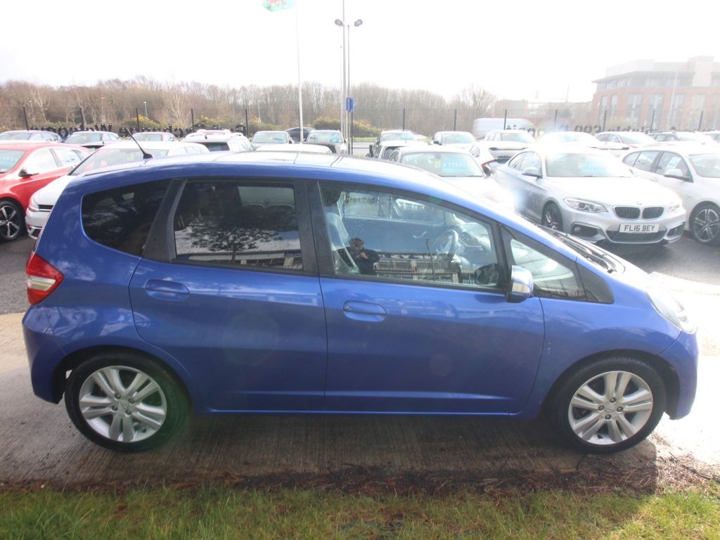 Used Honda Jazz 2011 for sale - 77571822: Photo 8