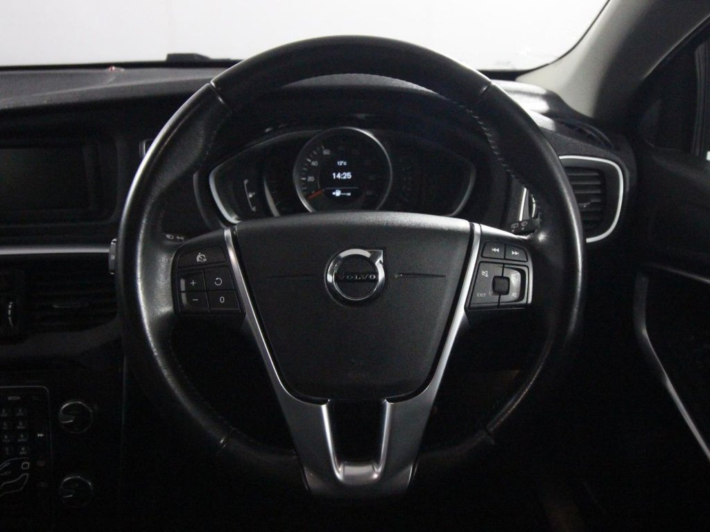 Used Volvo V40 2017 for sale - 76297038: Photo 14