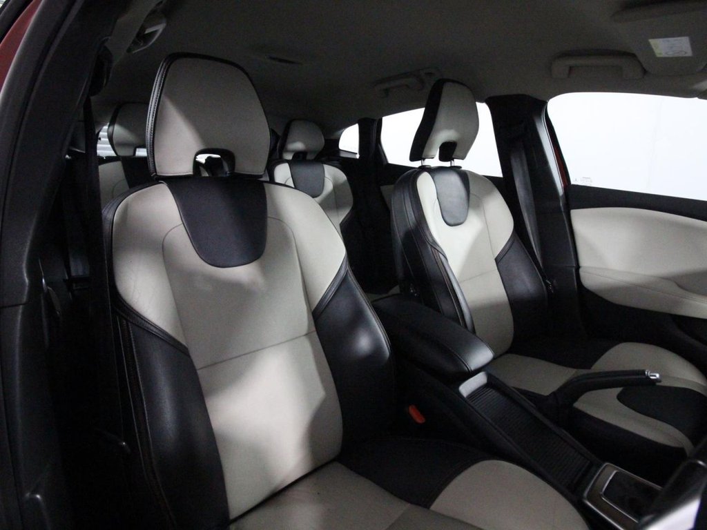 Used Volvo V40 Cross Country 2014 for sale - 76297086: Photo 10