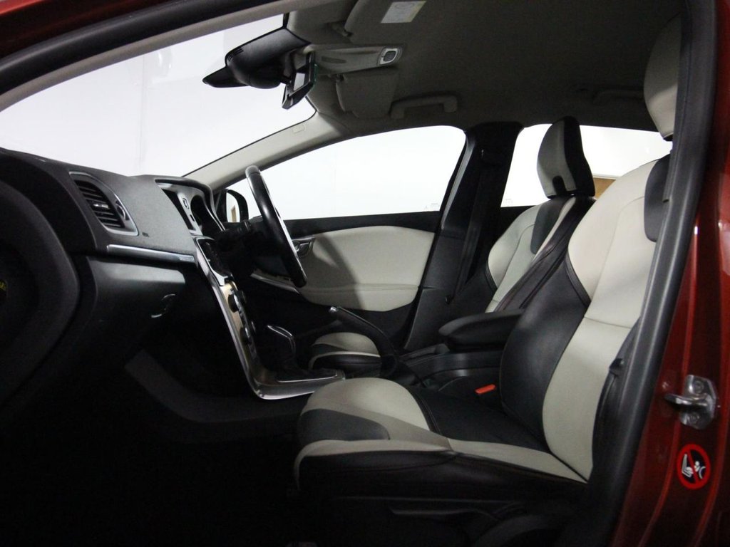 Used Volvo V40 Cross Country 2014 for sale - 76297086: Photo 11