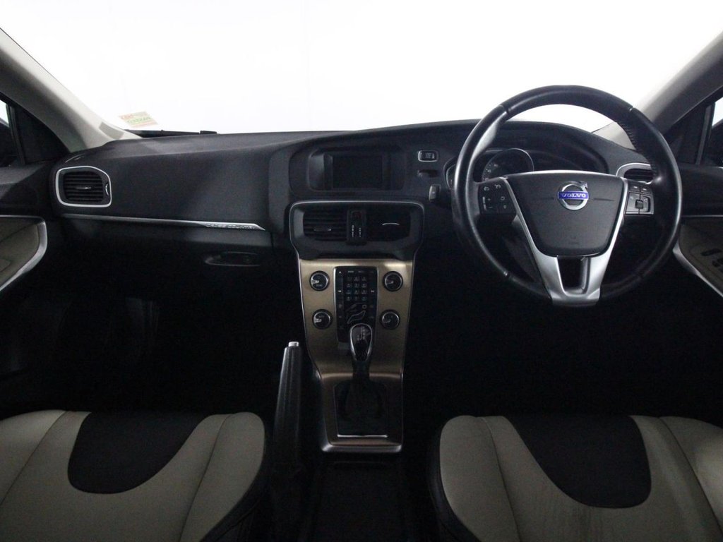 Used Volvo V40 Cross Country 2014 for sale - 76297086: Photo 13