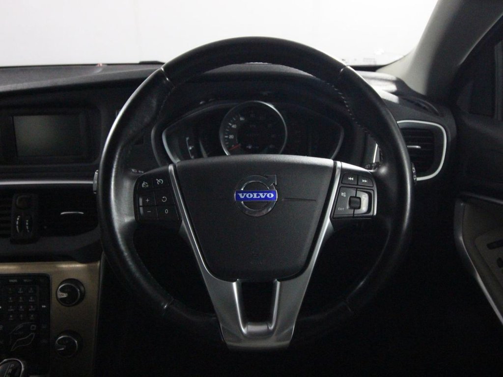 Used Volvo V40 Cross Country 2014 for sale - 76297086: Photo 14