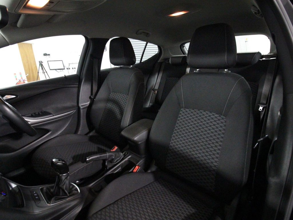 Used Vauxhall Astra 2018 for sale - 76185089: Photo 12