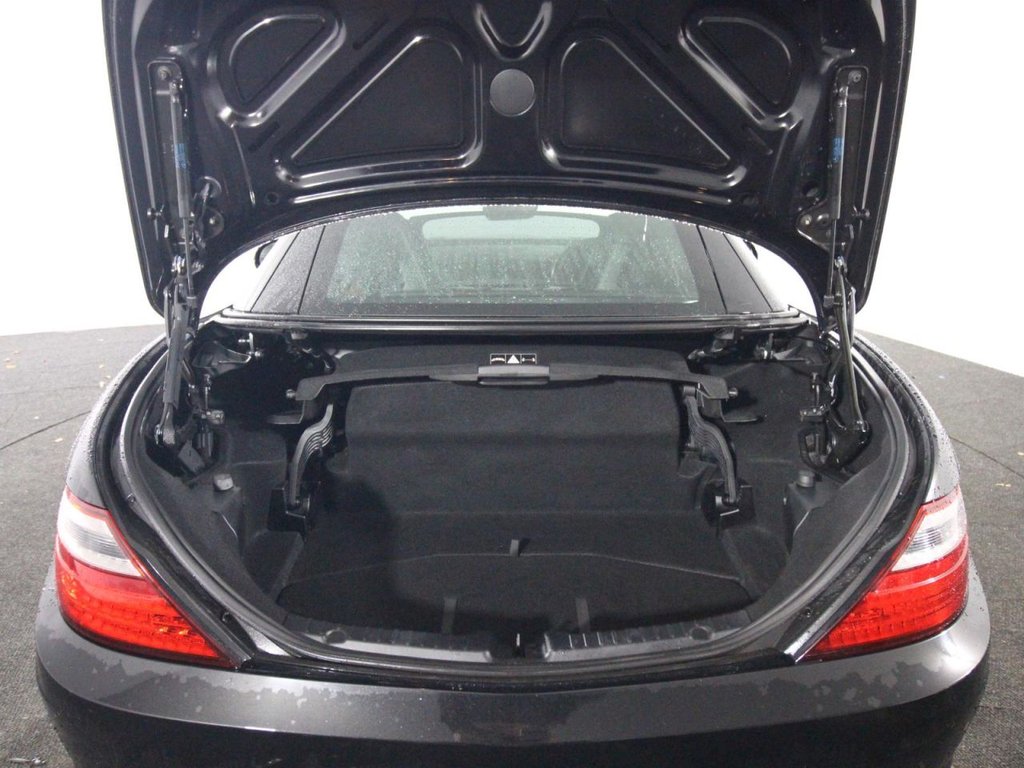 Used Mercedes-Benz SLK 2012 for sale - 76670648: Photo 15