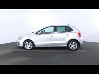 Used Volkswagen Polo 2016 for sale - 74296350: Photo