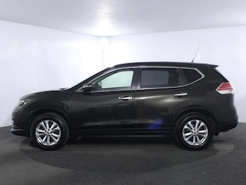 Used Nissan X-Trail 2017 for sale - 79574068: Photo