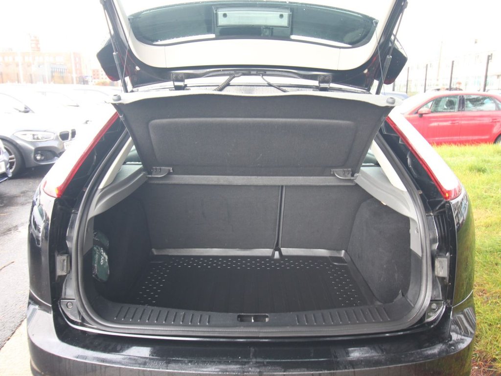 Used Ford Focus 2010 for sale - 77153157: Photo 17