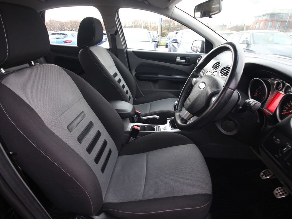 Used Ford Focus 2010 for sale - 77153157: Photo 9