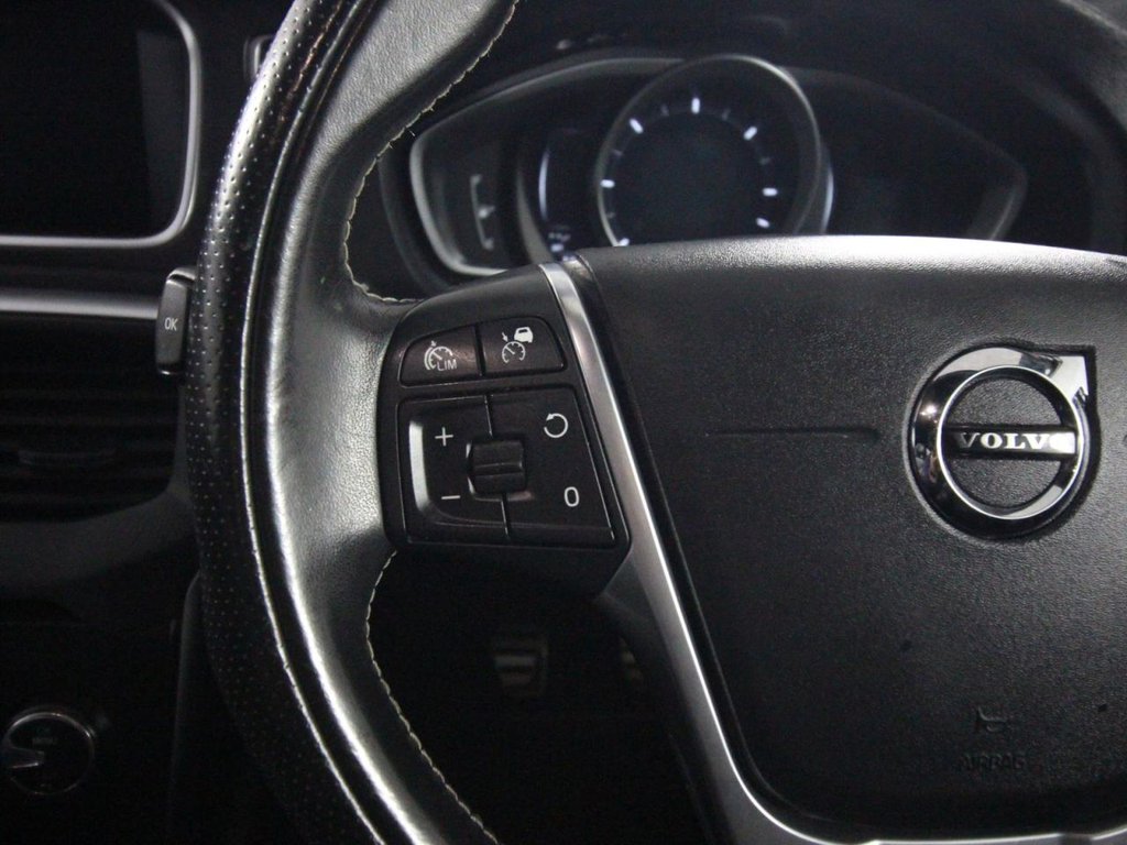 Used Volvo V40 2018 for sale - 76297074: Photo 15