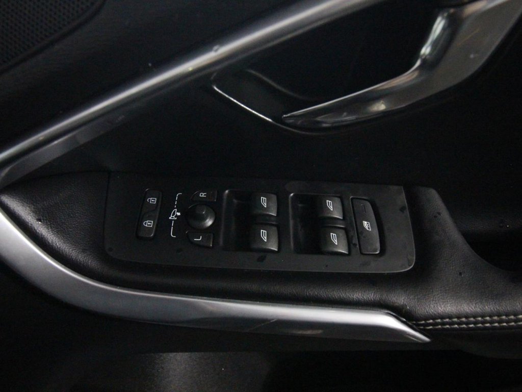 Used Volvo V40 2018 for sale - 76297074: Photo 17