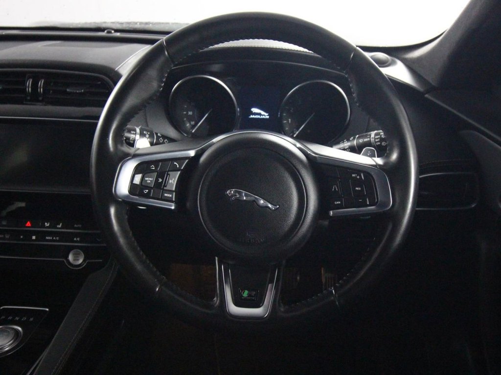 Used Jaguar F-Pace 2019 for sale - 76496181: Photo 14