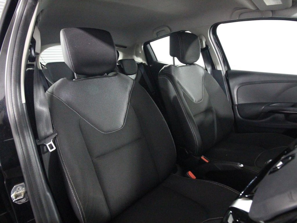 Used Renault Clio 2015 for sale - 77275696: Photo 10