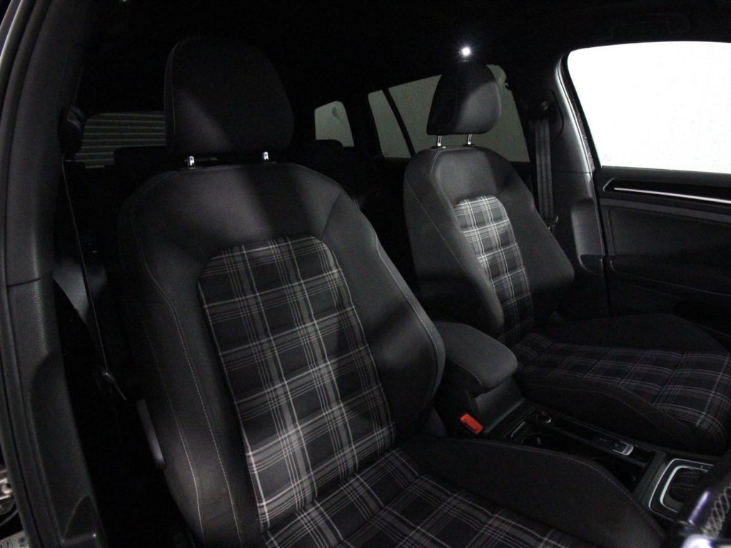 Used Volkswagen Golf 2016 for sale - 76840957: Photo 10