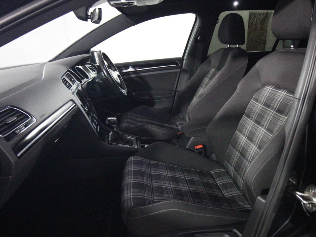 Used Volkswagen Golf 2016 for sale - 76840957: Photo 11