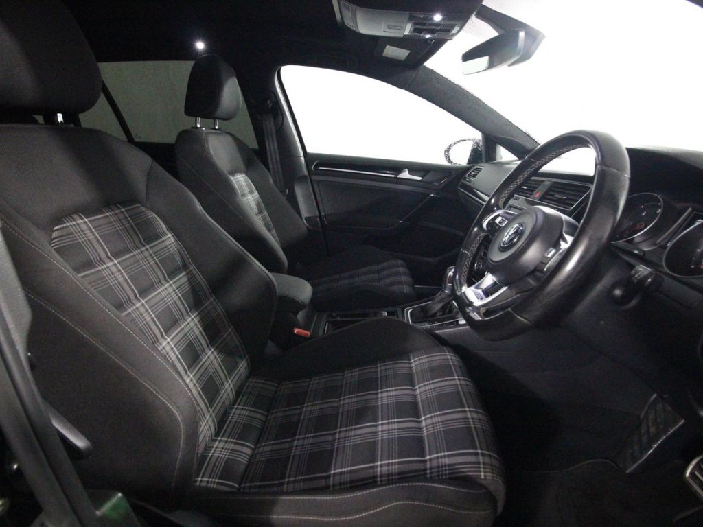 Used Volkswagen Golf 2016 for sale - 76840957: Photo 9