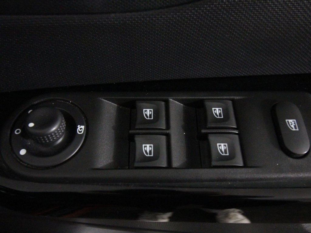 Used Renault Captur 2015 for sale - 76454090: Photo 17