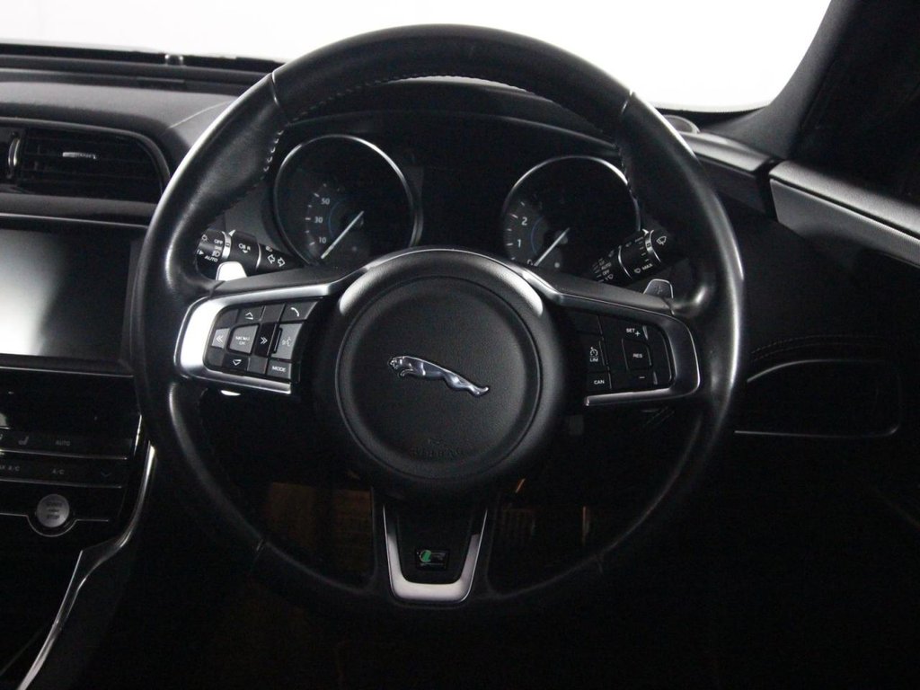 Used Jaguar XE 2019 for sale - 76454336: Photo 14