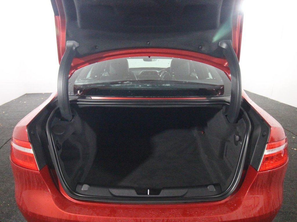 Used Jaguar XE 2019 for sale - 76454336: Photo 19